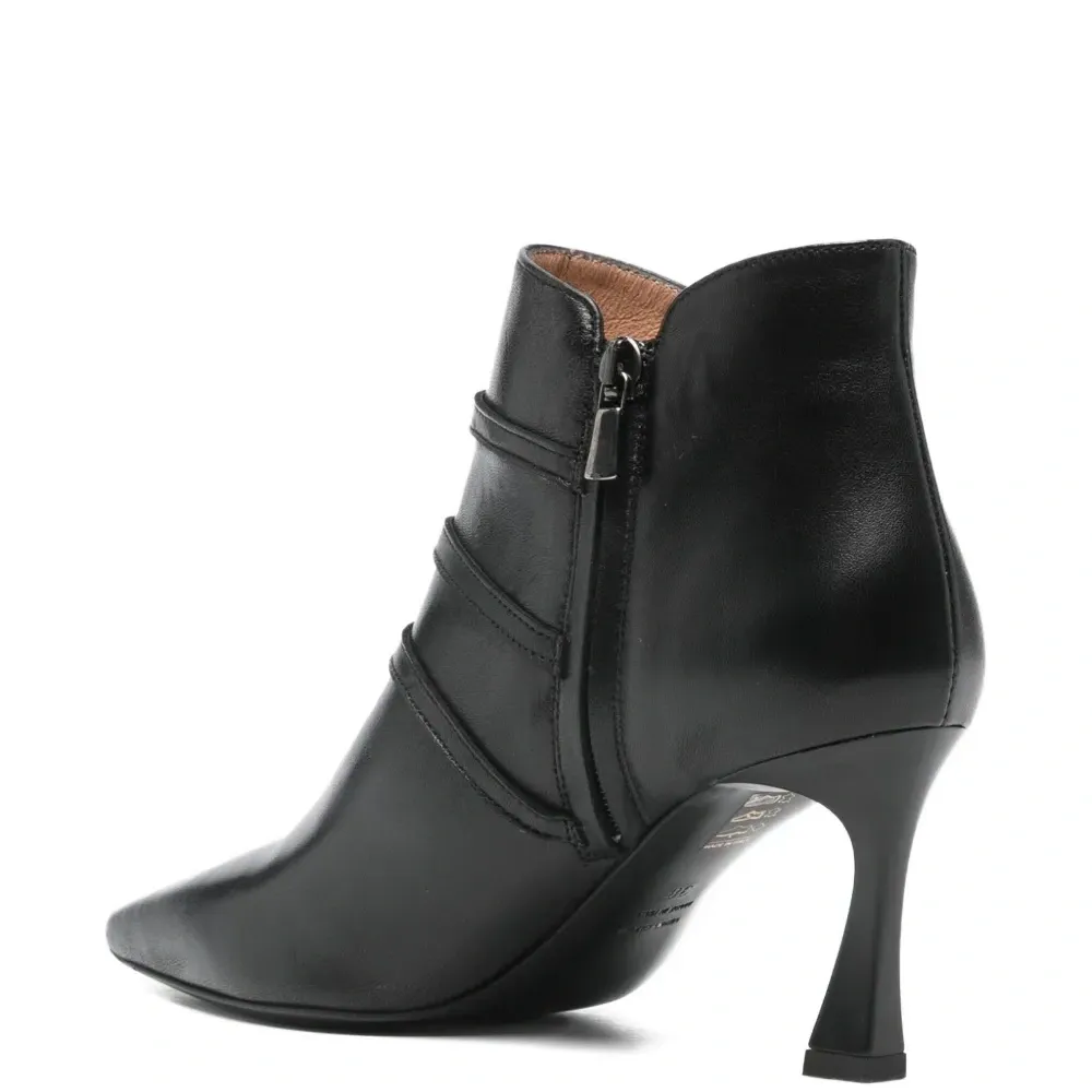 Ботильоны с пряжками