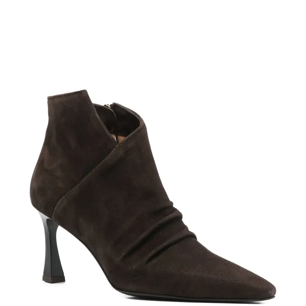 Ботинки на шнуровке