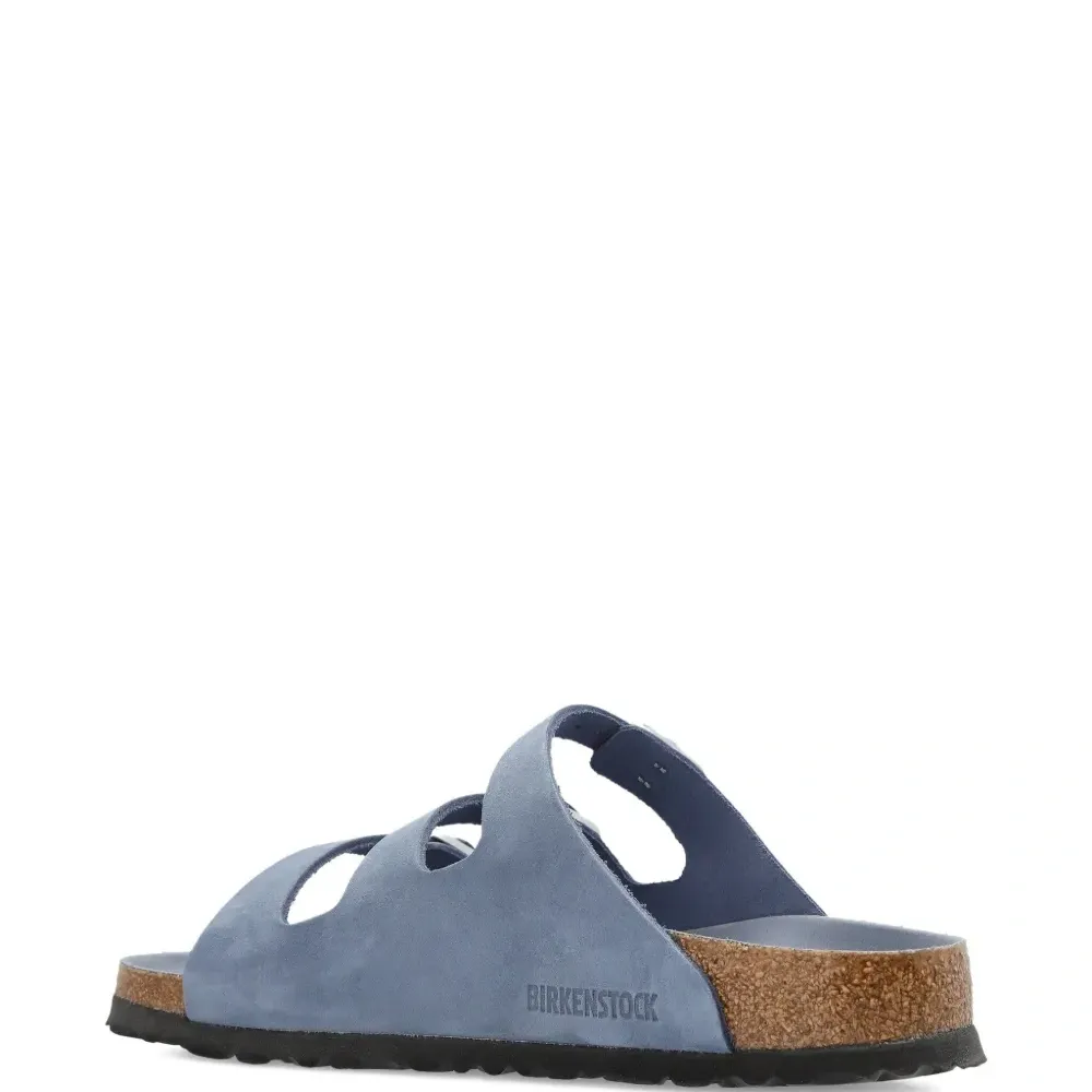 Шлепанцы с ремешками Шлепанцы с ремешками