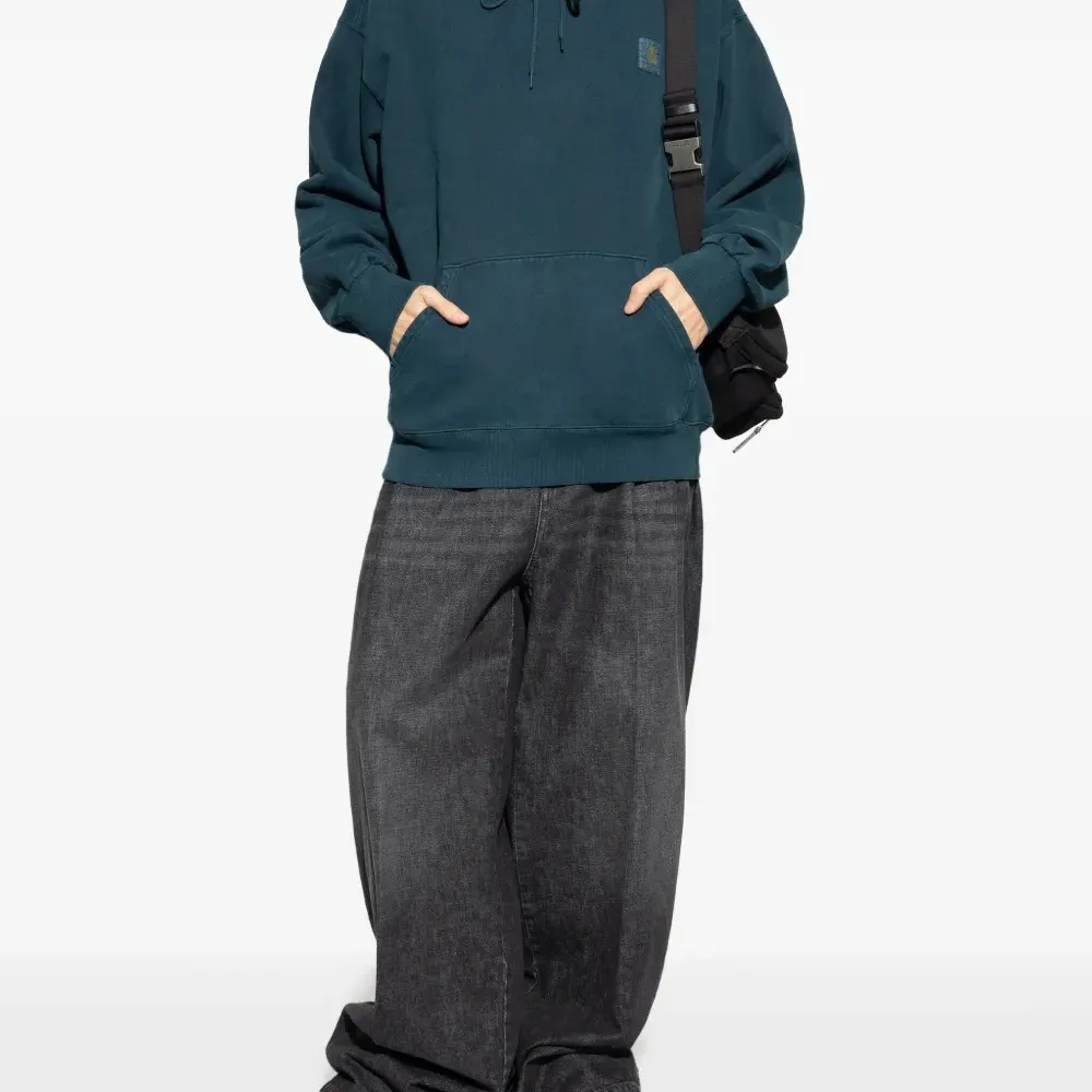 Худи с нашивкой-логотипом