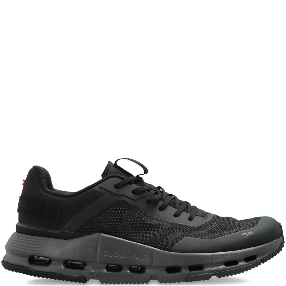 Кроссовки с панелями на шнуровке