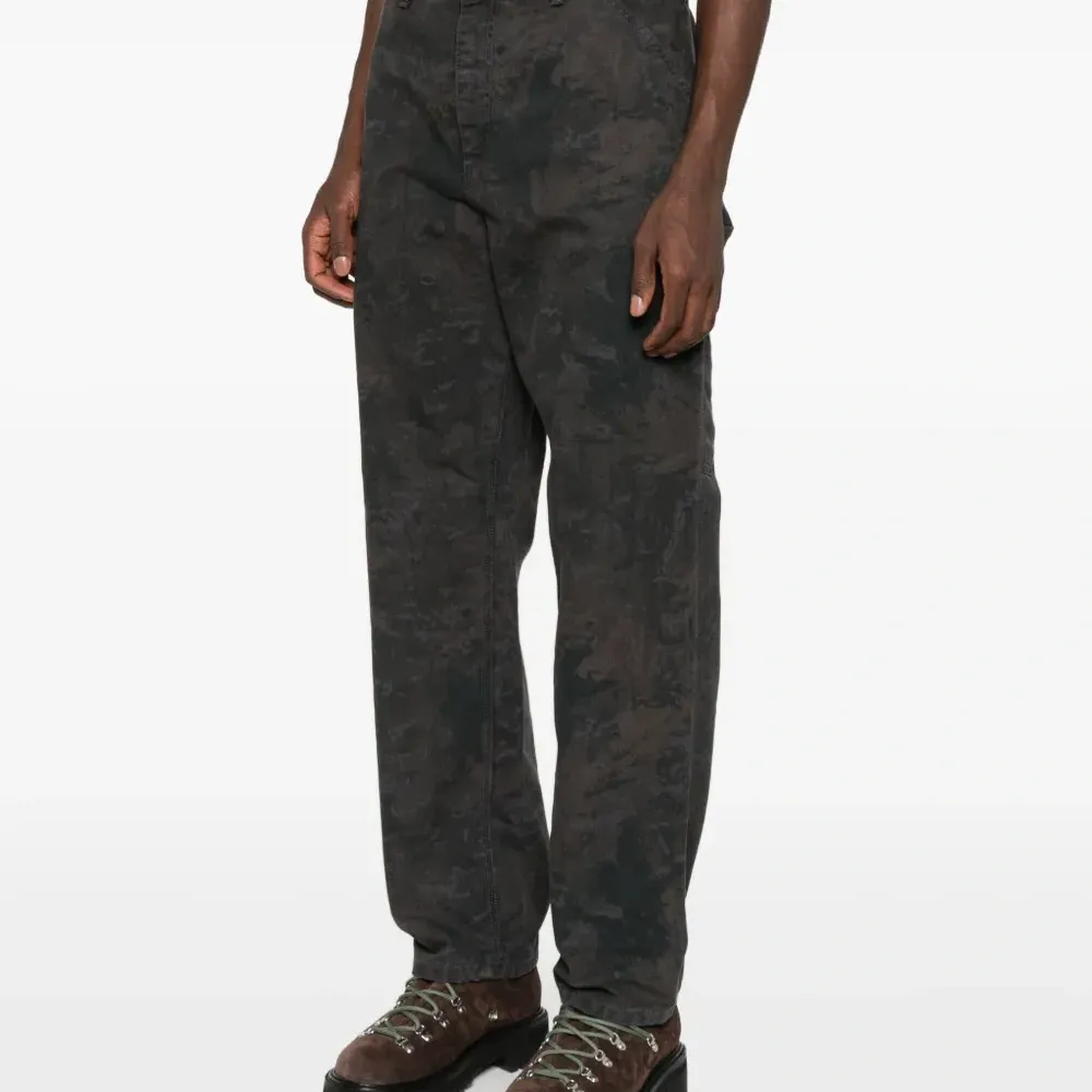 Брюки с камуфляжным принтом