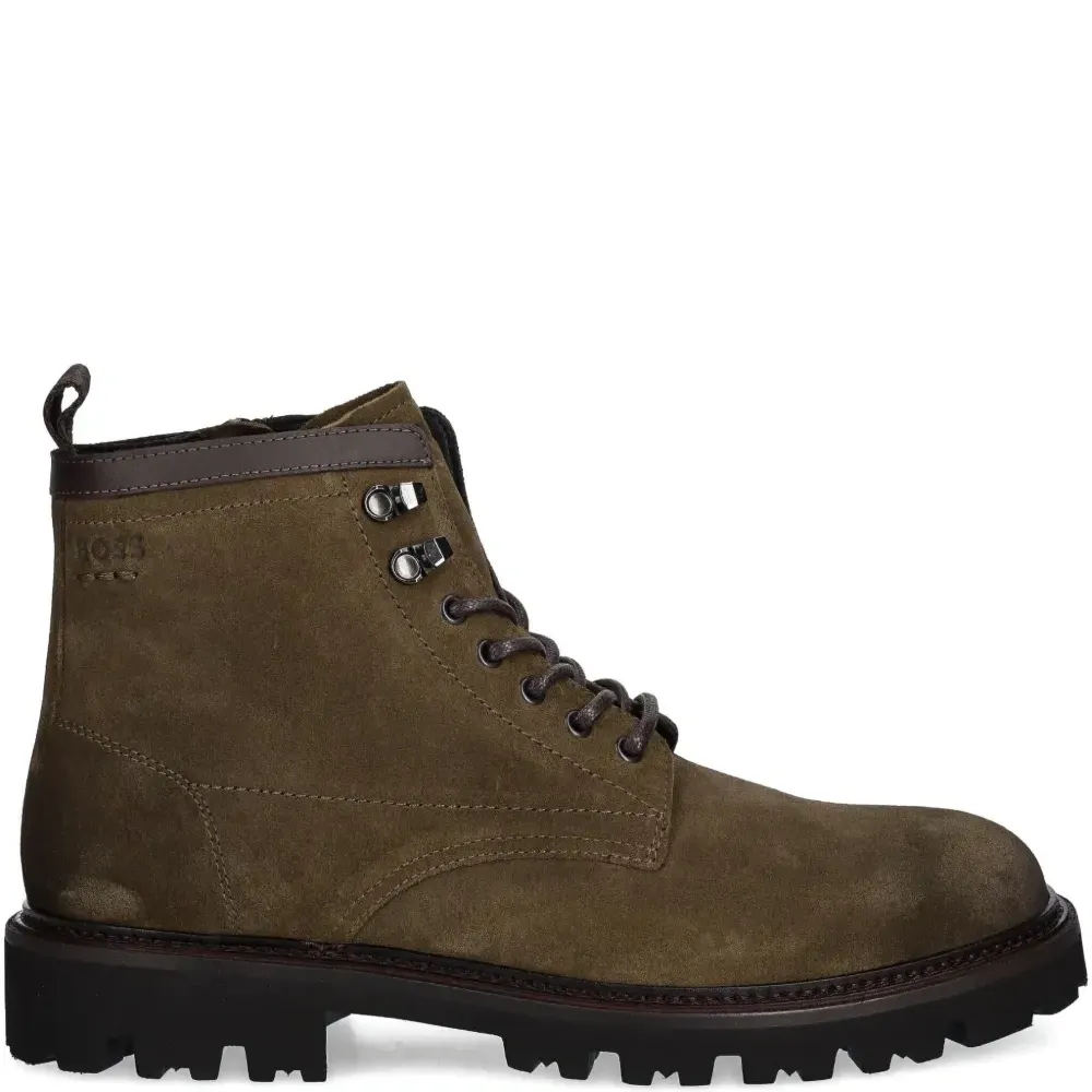 Ботинки на шнуровке