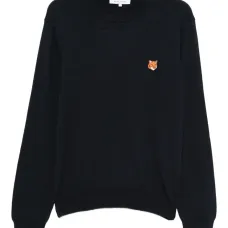 Свитер с головой лисы