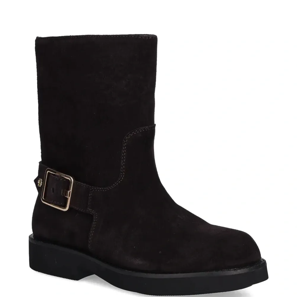 Ботинки с пряжками