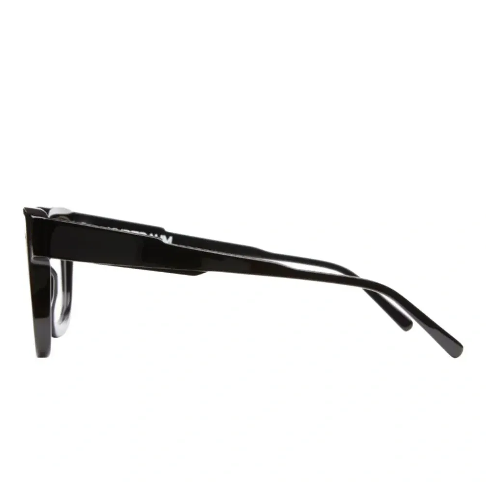 Очки в квадратной оправе Очки в квадратной оправе