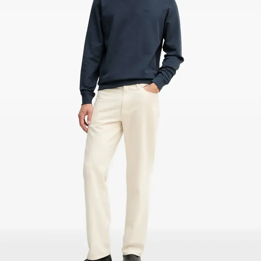 Толстовка с вышитым логотипом