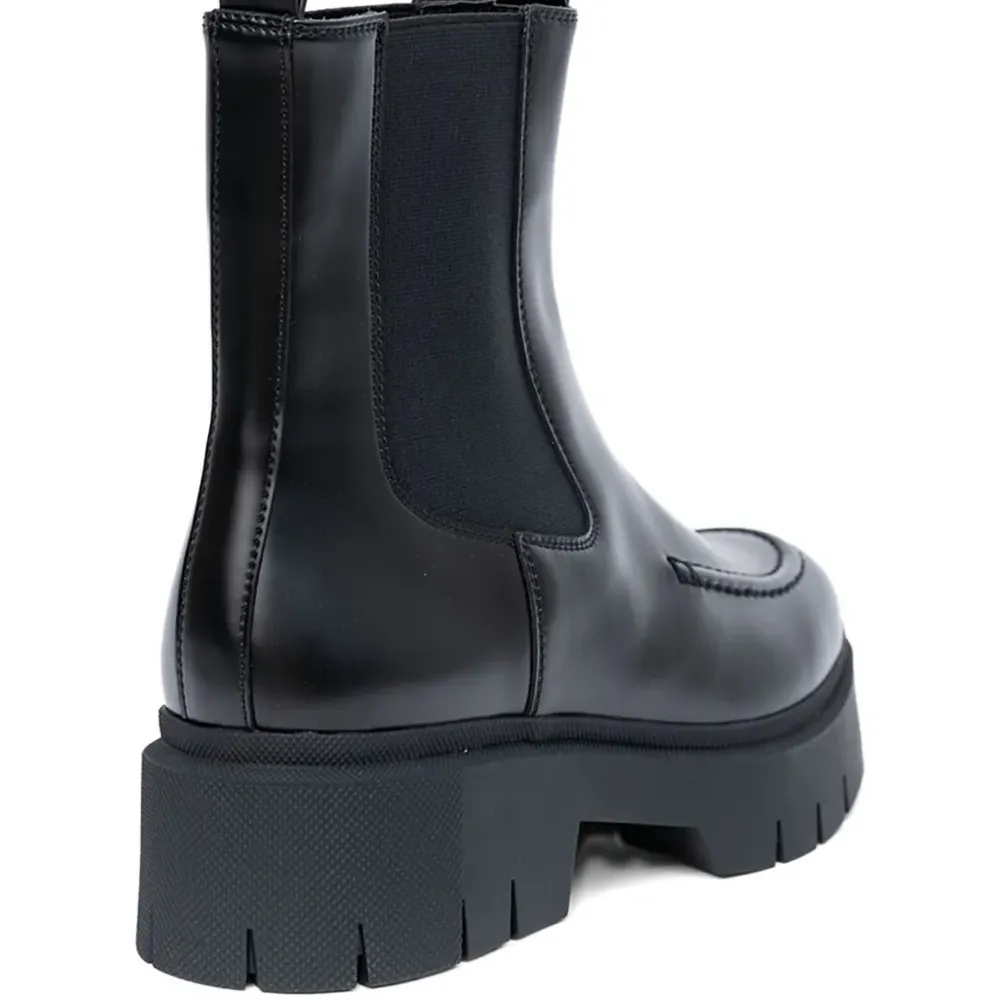 Челси на платформе