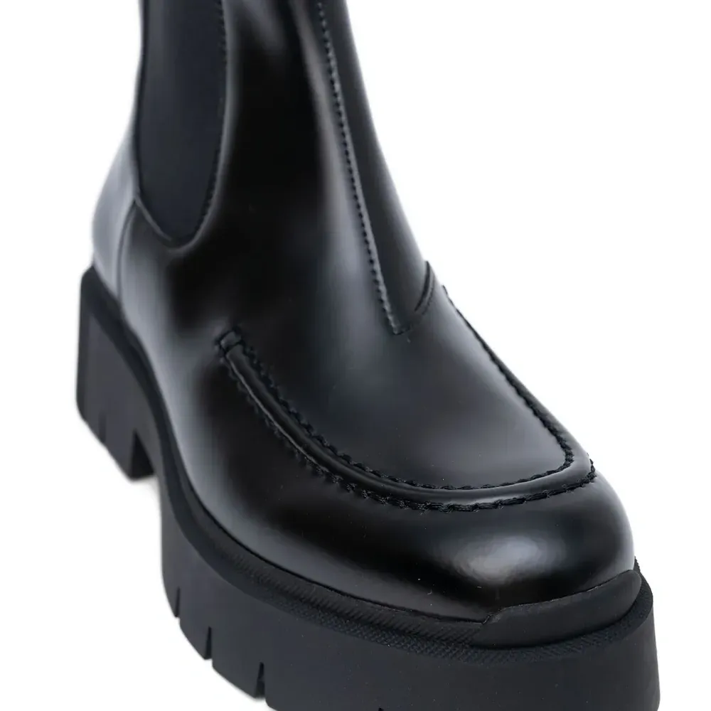 Челси на платформе