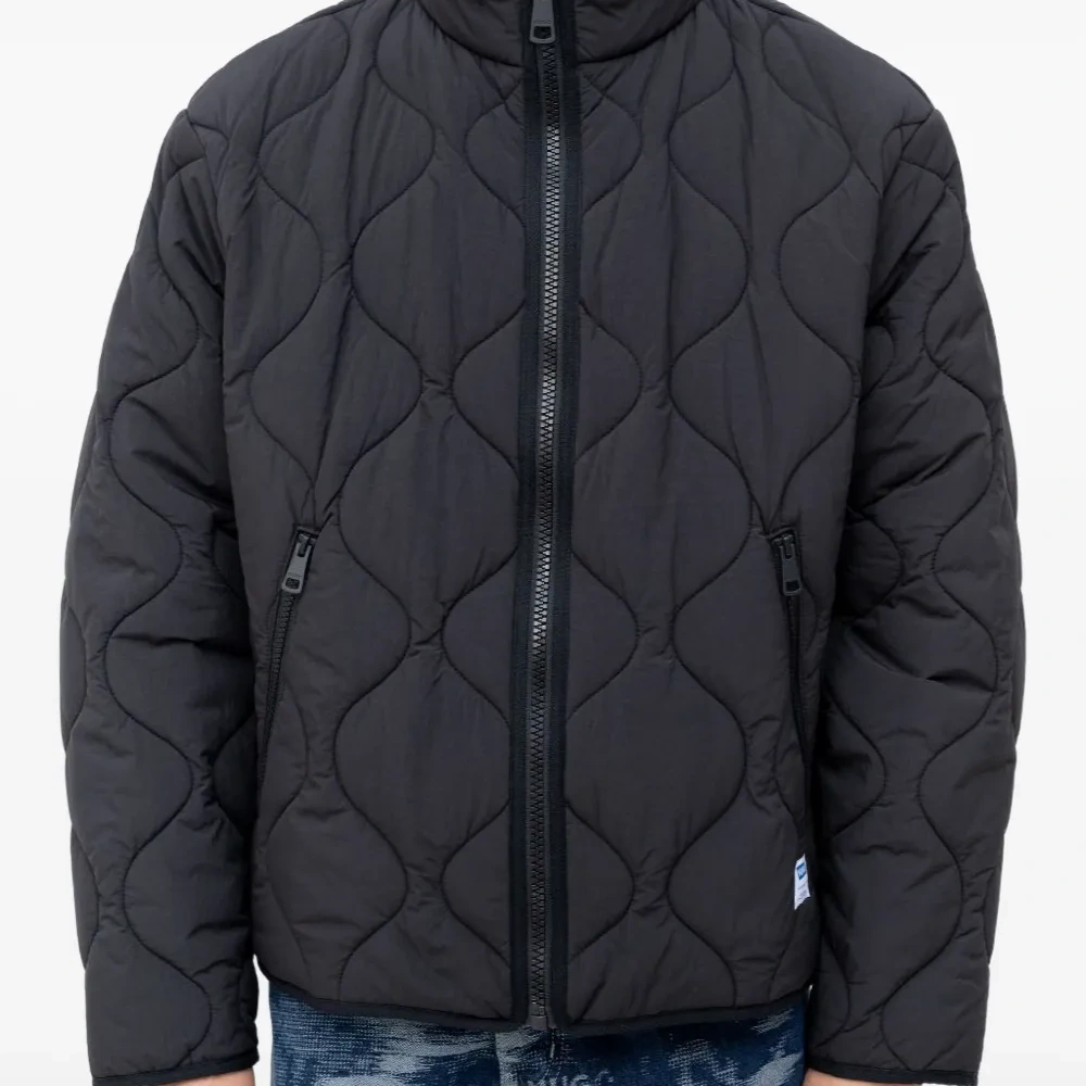 Стёганая куртка на молнии