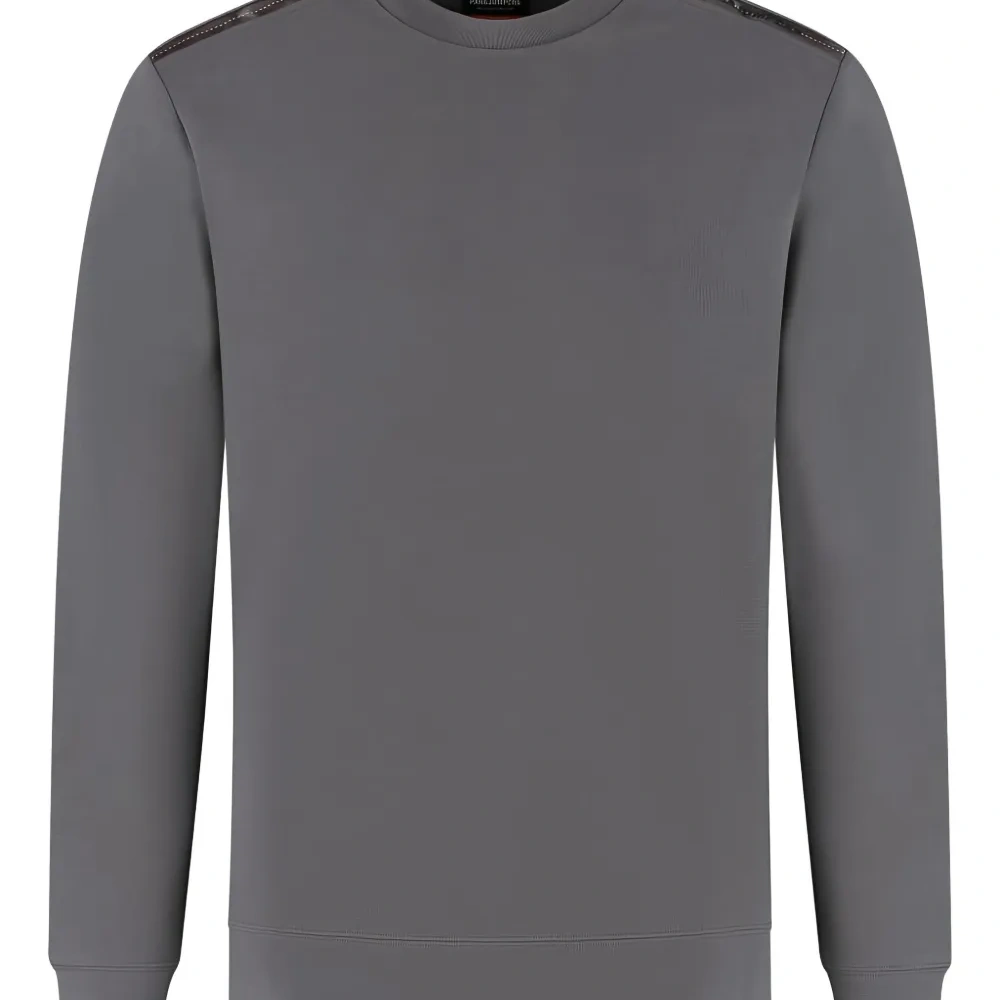 Свитшот с круглым вырезом