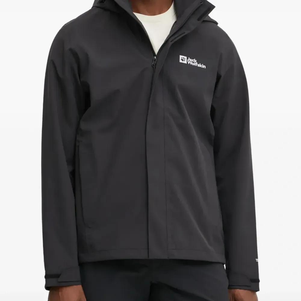 Спортивная куртка с капюшоном и логотипом