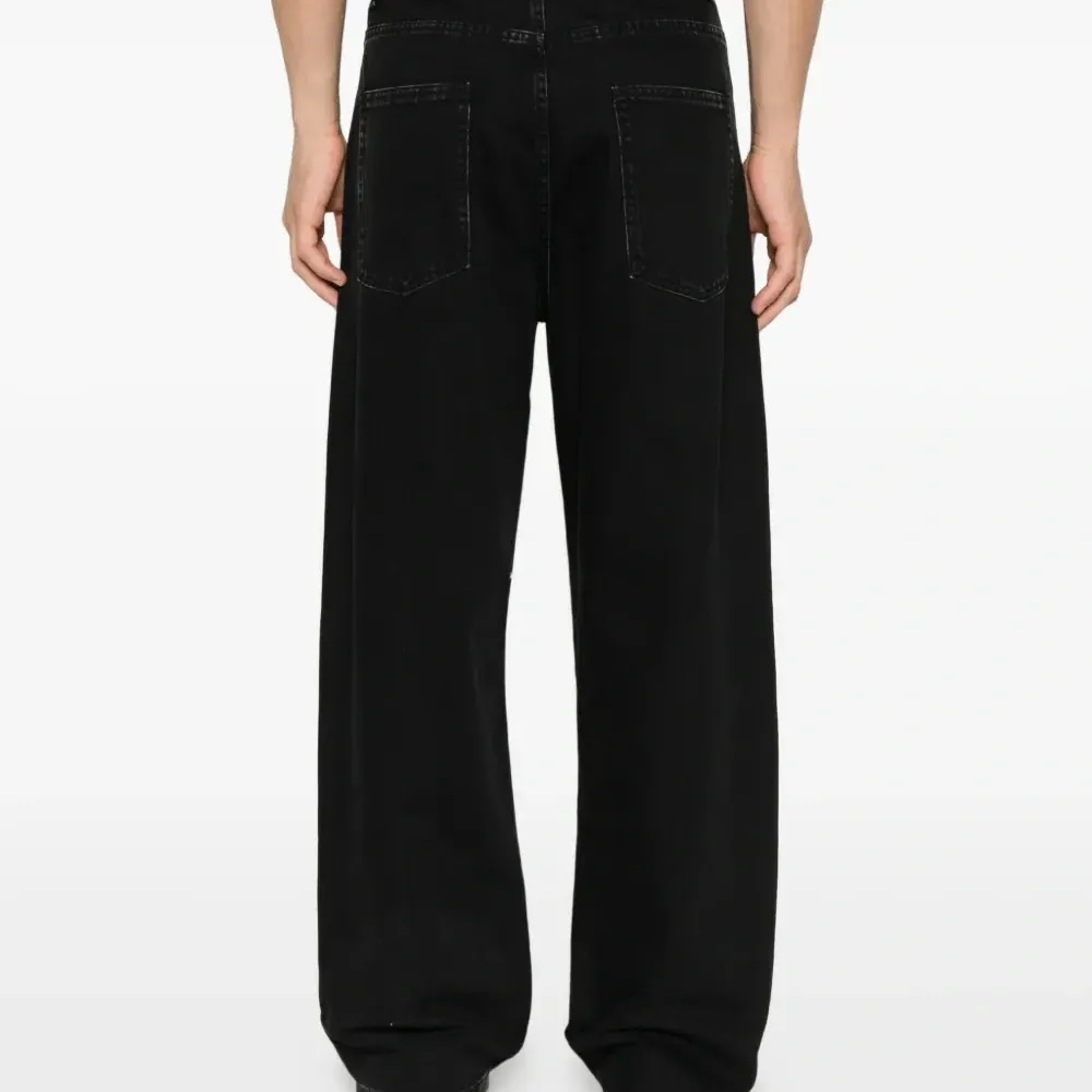 Джинсы с нашивкой-логотипом