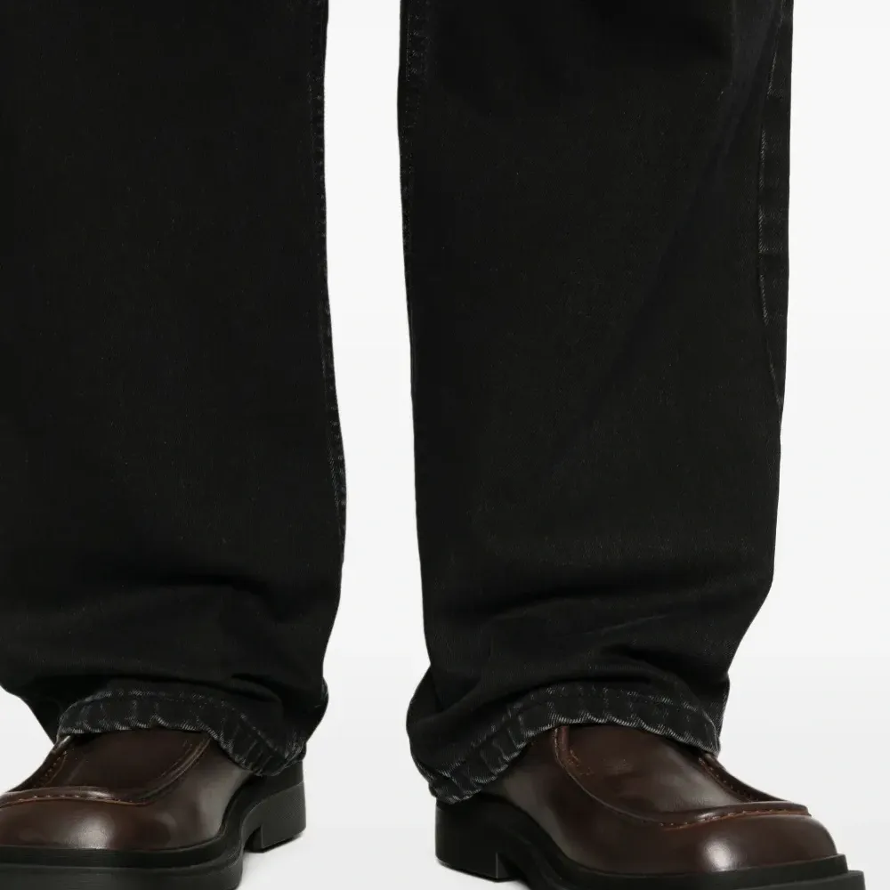 Джинсы с нашивкой-логотипом