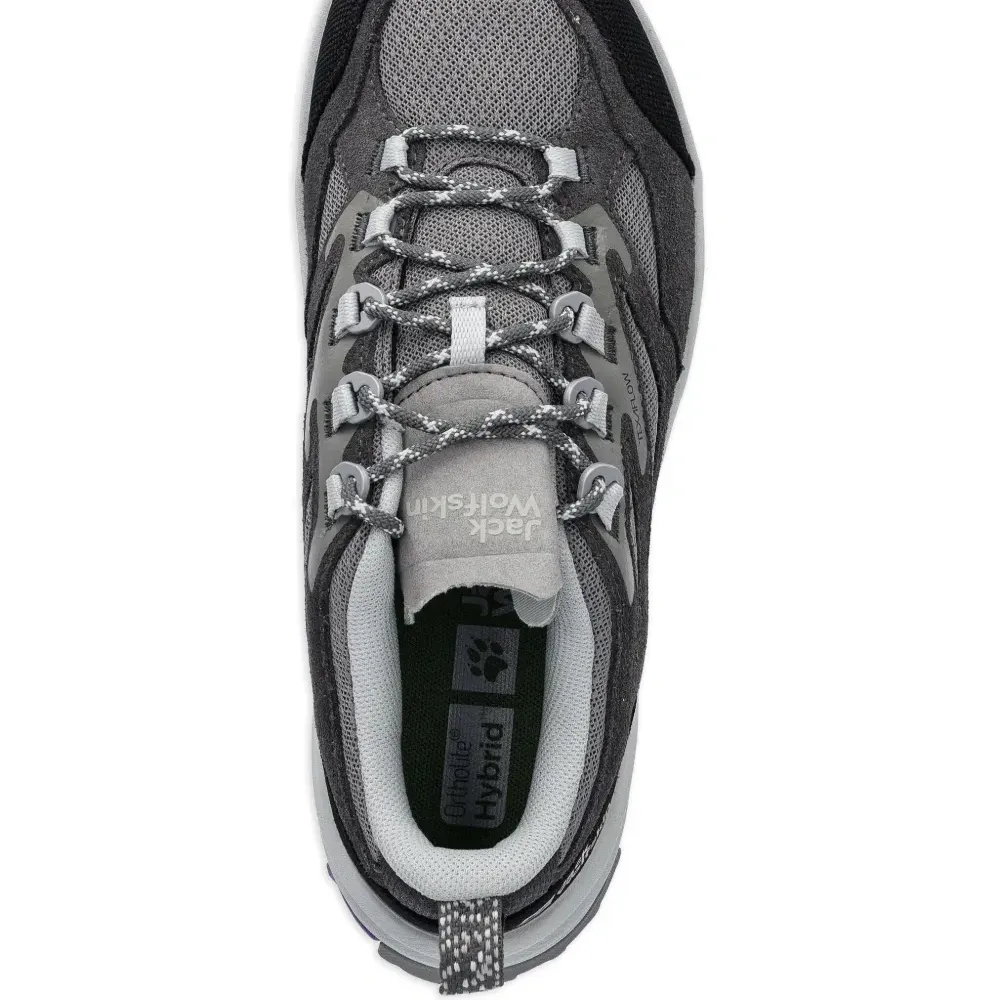 Кроссовки со вставками