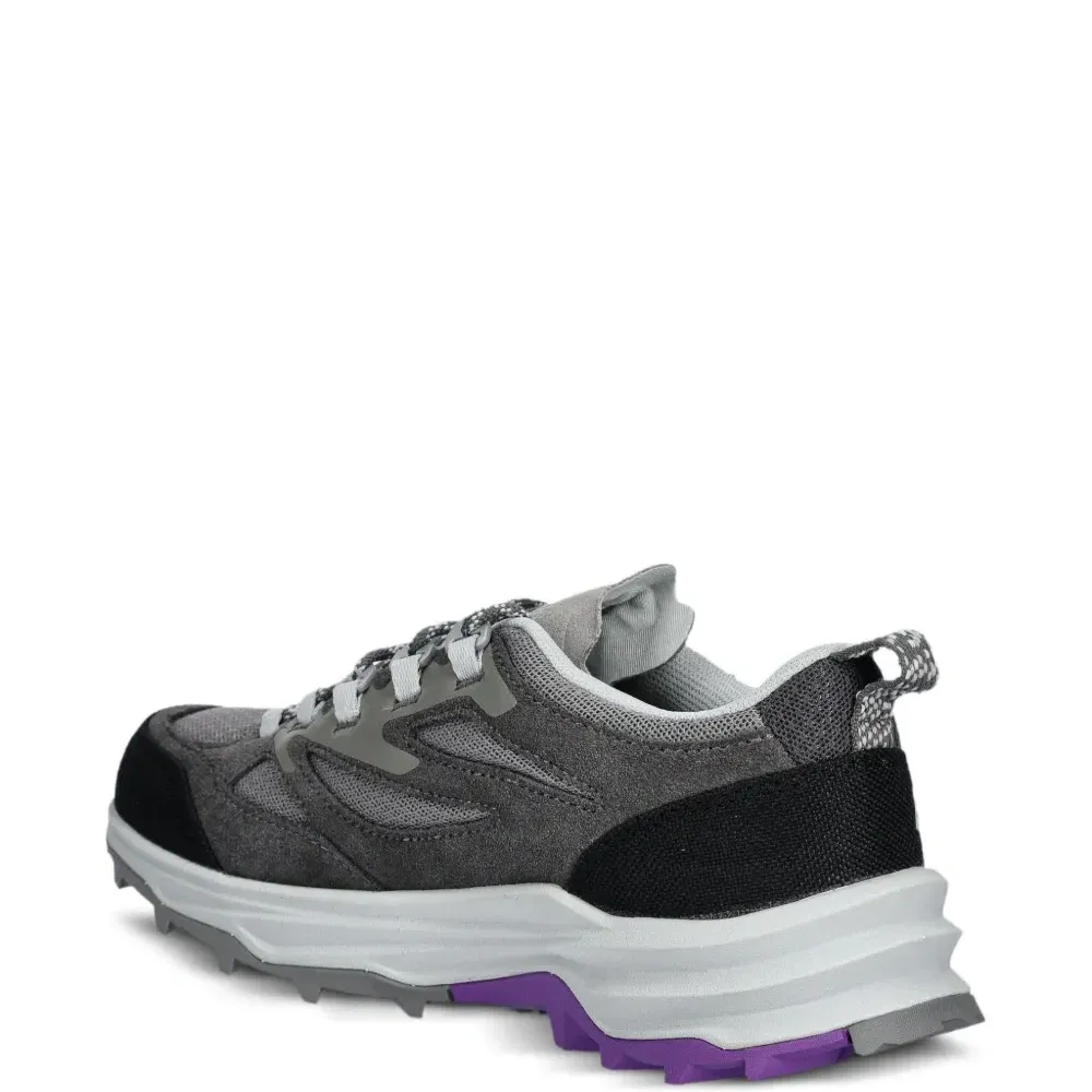 Кроссовки со вставками