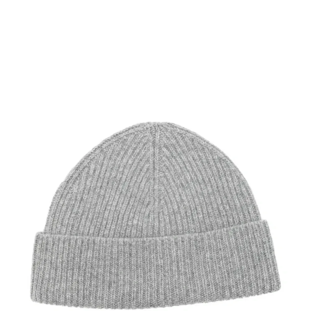 Вязаная шапка с логотипом