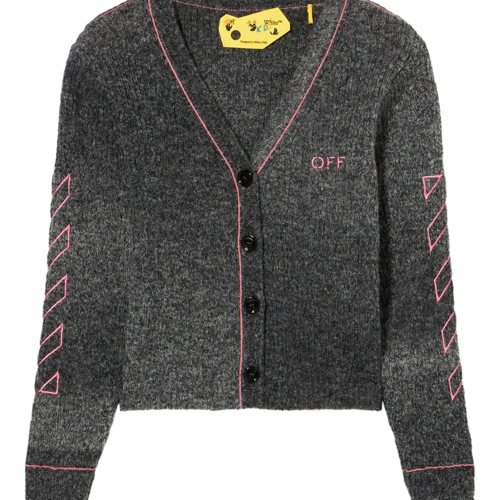 Вязаный кардиган с вышивкой