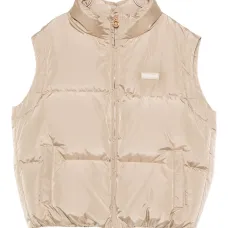 Дутый жилет с нашивкой-логотипом
