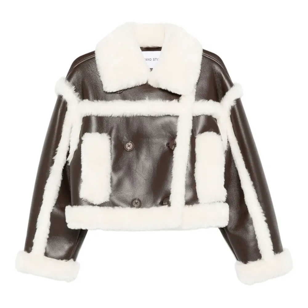 Дубленка на пуговицах