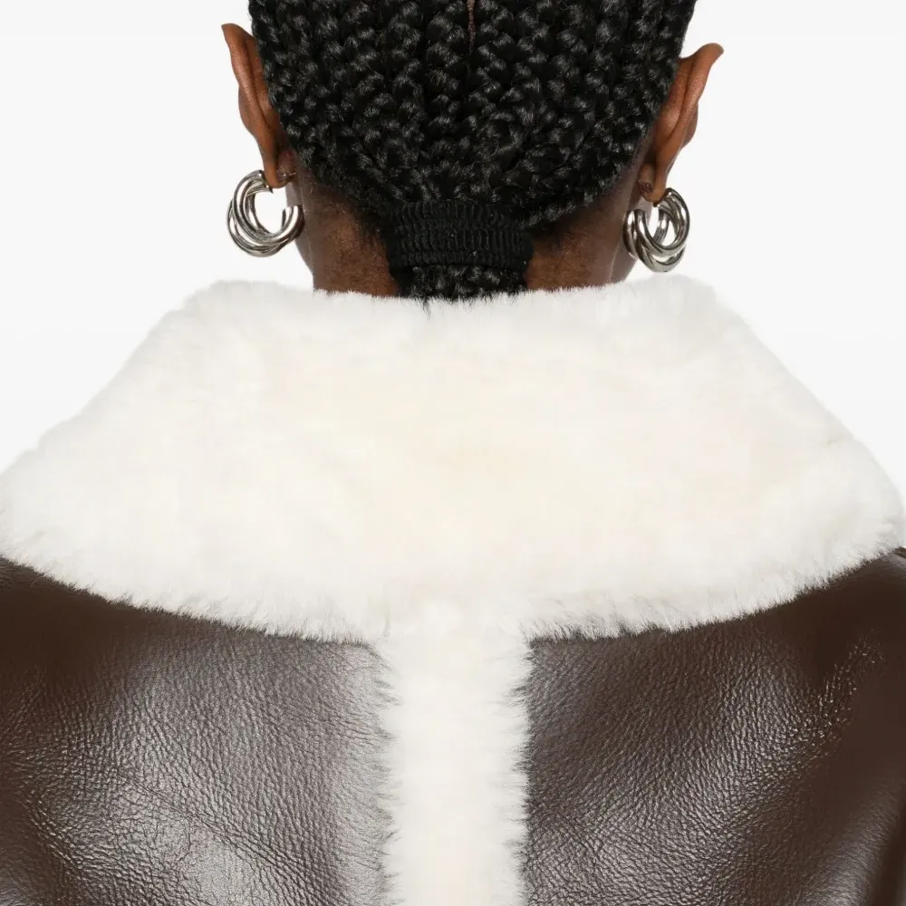 Дубленка на пуговицах