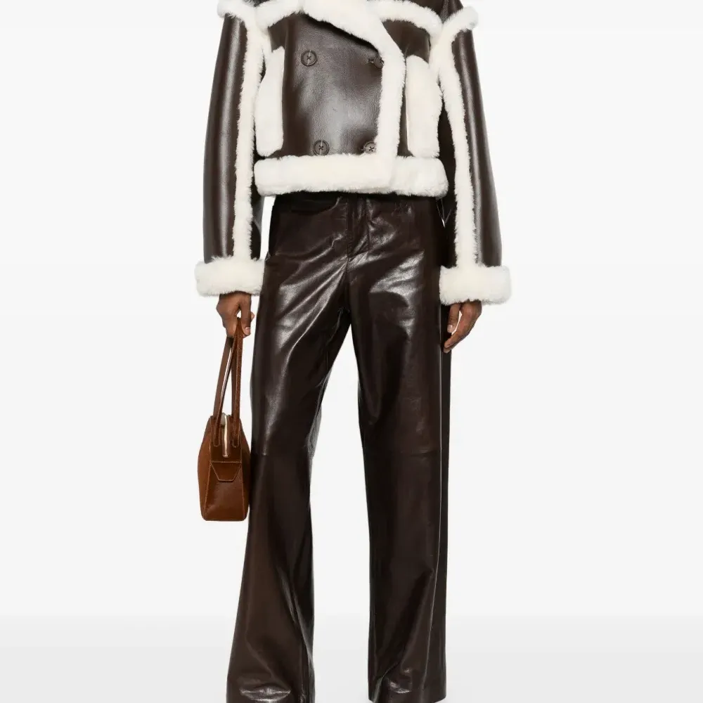 Дубленка на пуговицах