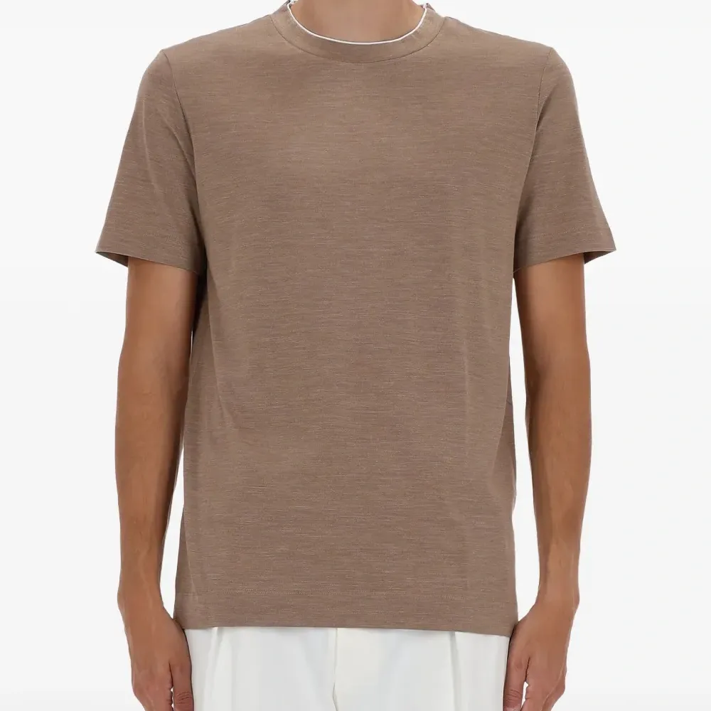 Футболка с контрастной отделкой