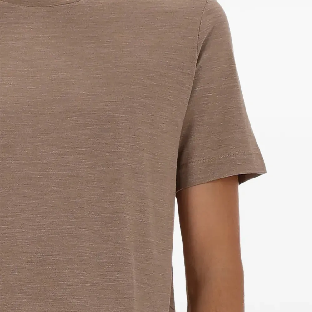 Футболка с контрастной отделкой