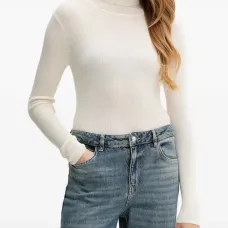 Топ с воротником-гольф в рубчик