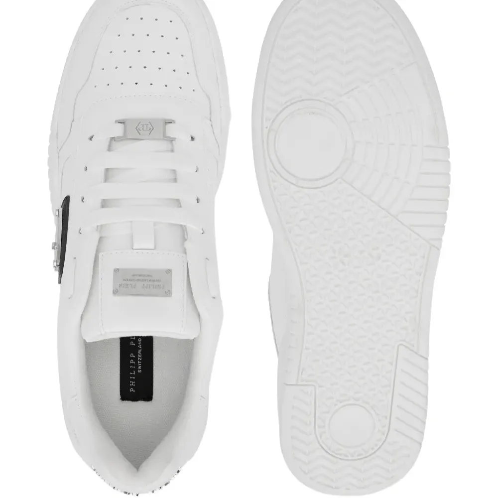 Кеды с перфорацией