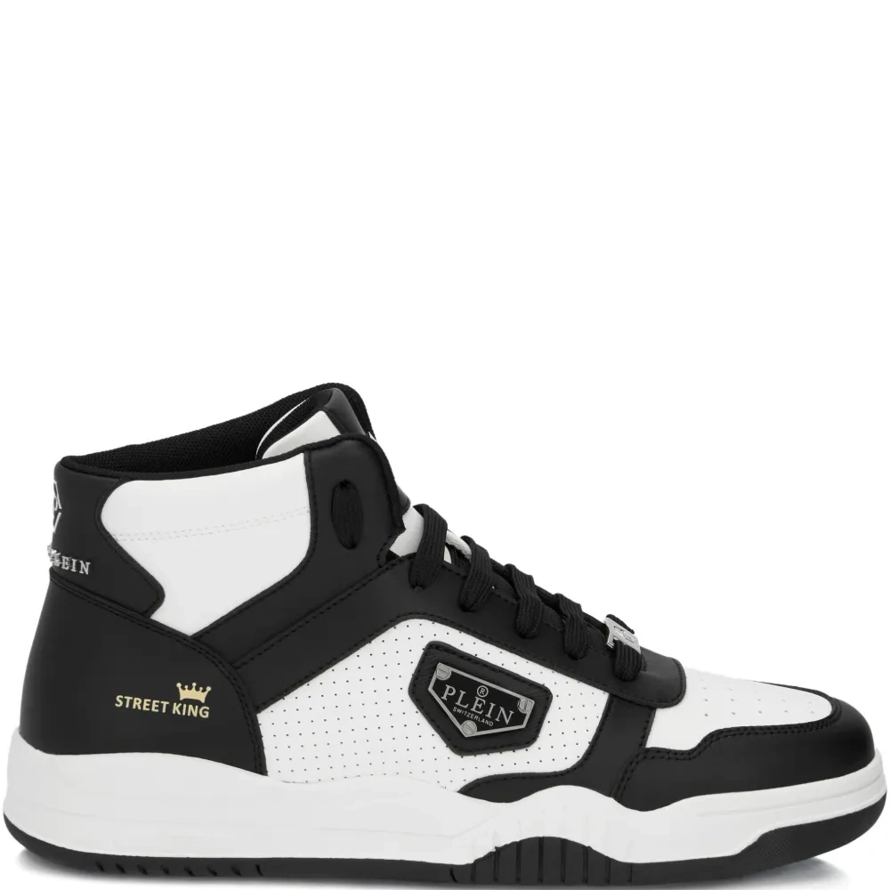 Кроссовки с перфорированным логотипом