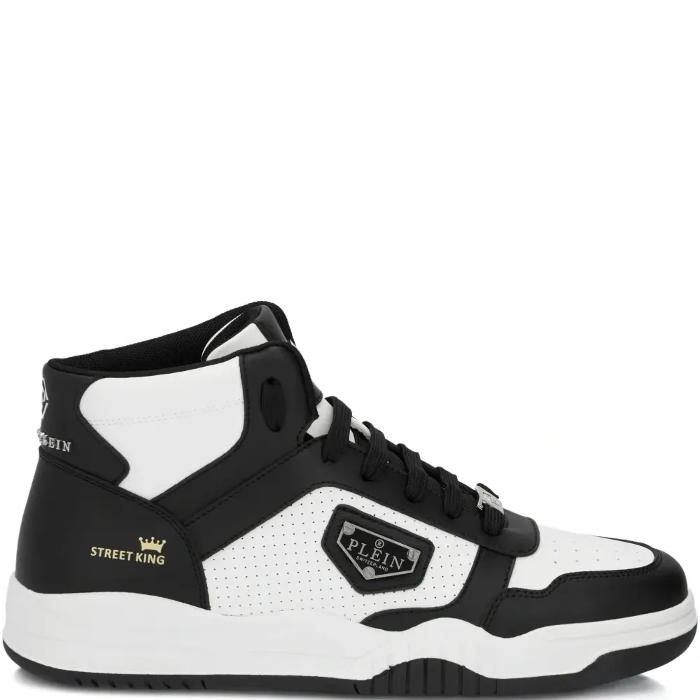 Кроссовки с перфорированным логотипом