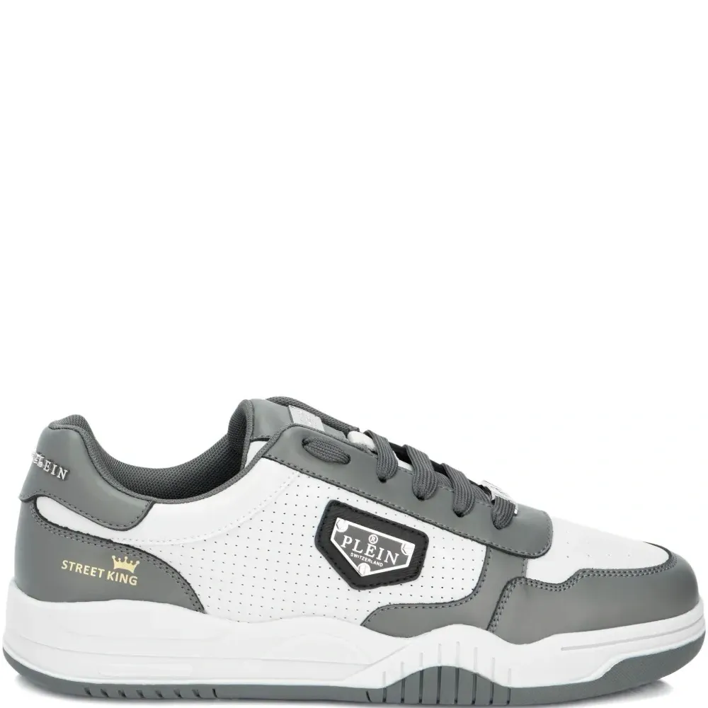 Кроссовки с перфорацией