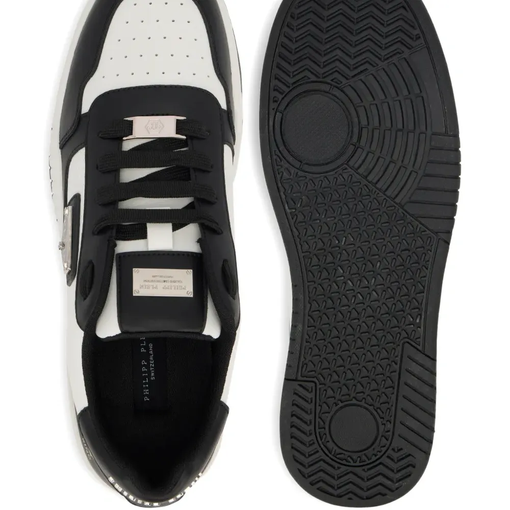 Кеды с перфорацией