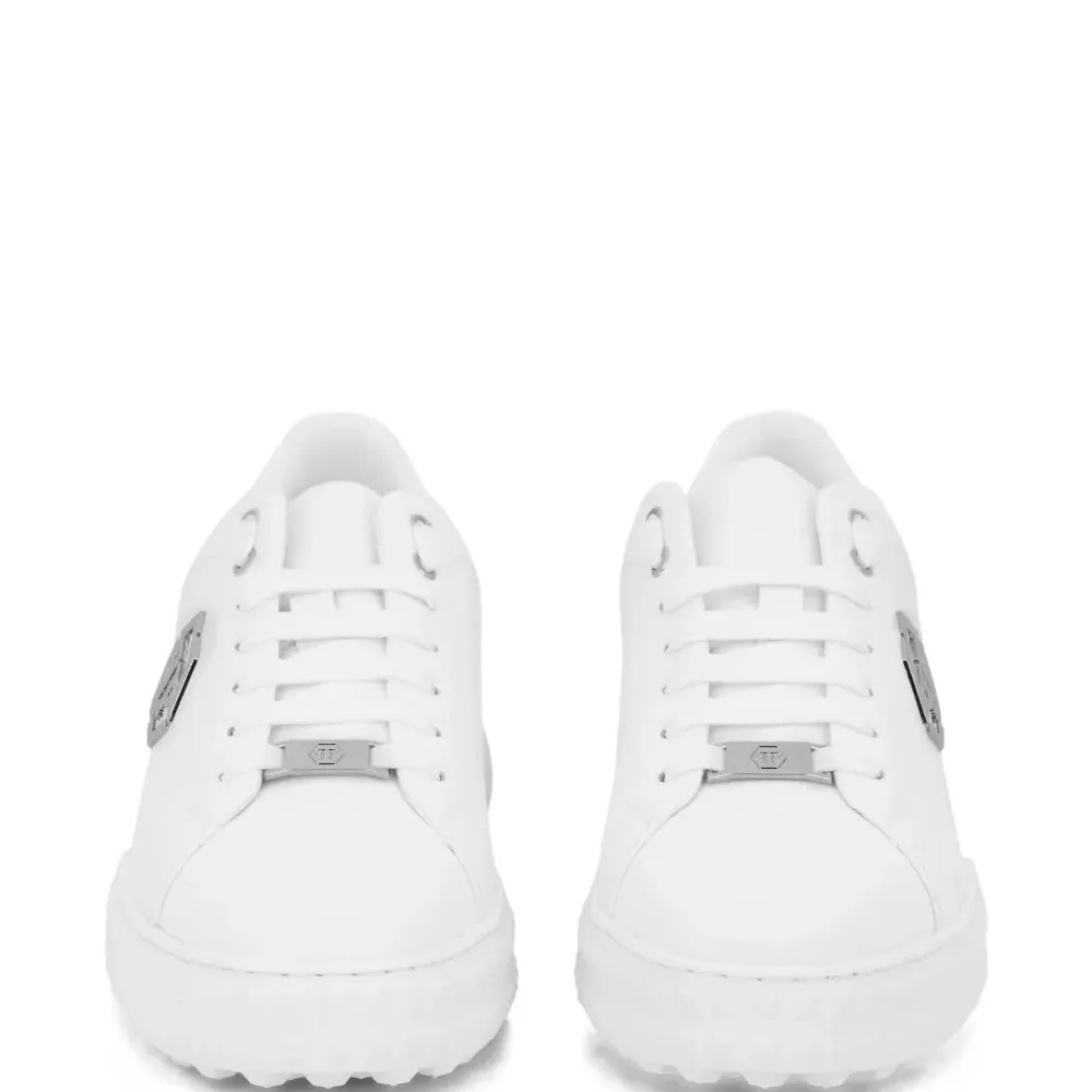 Кроссовки с логотипом