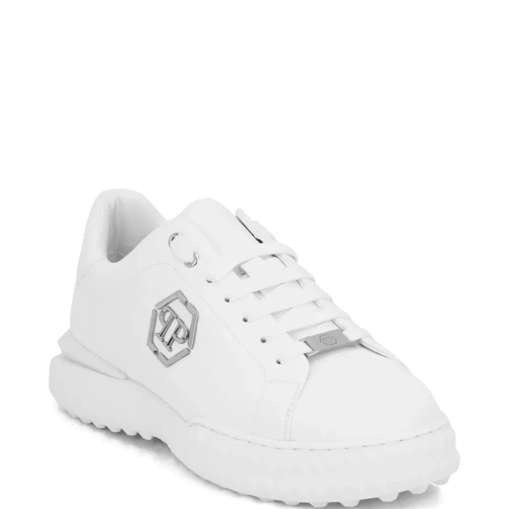 Кроссовки с логотипом