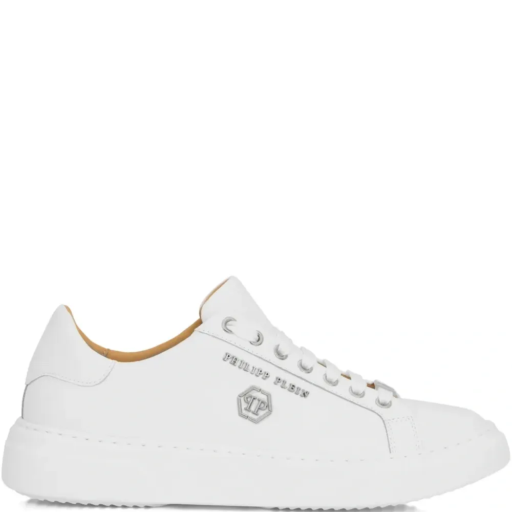 Кроссовки с логотипом