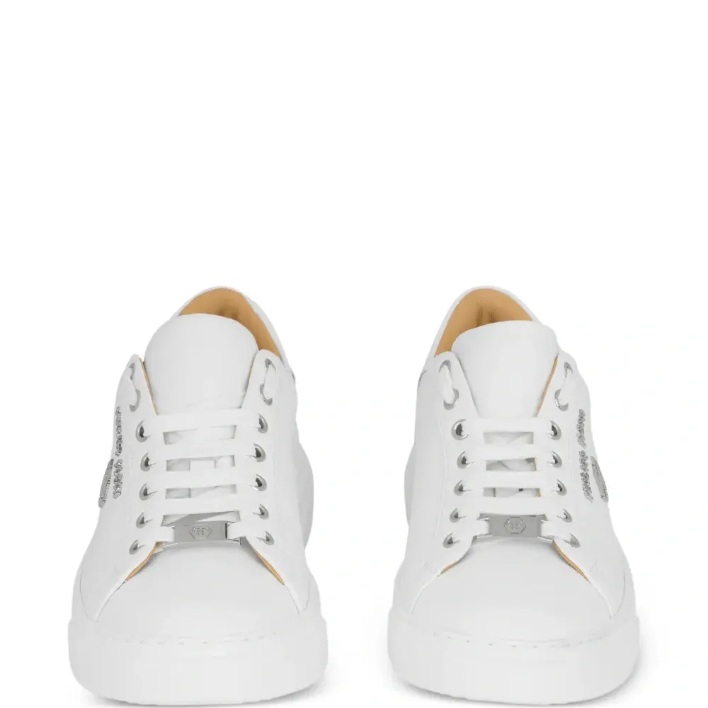 Кроссовки с логотипом