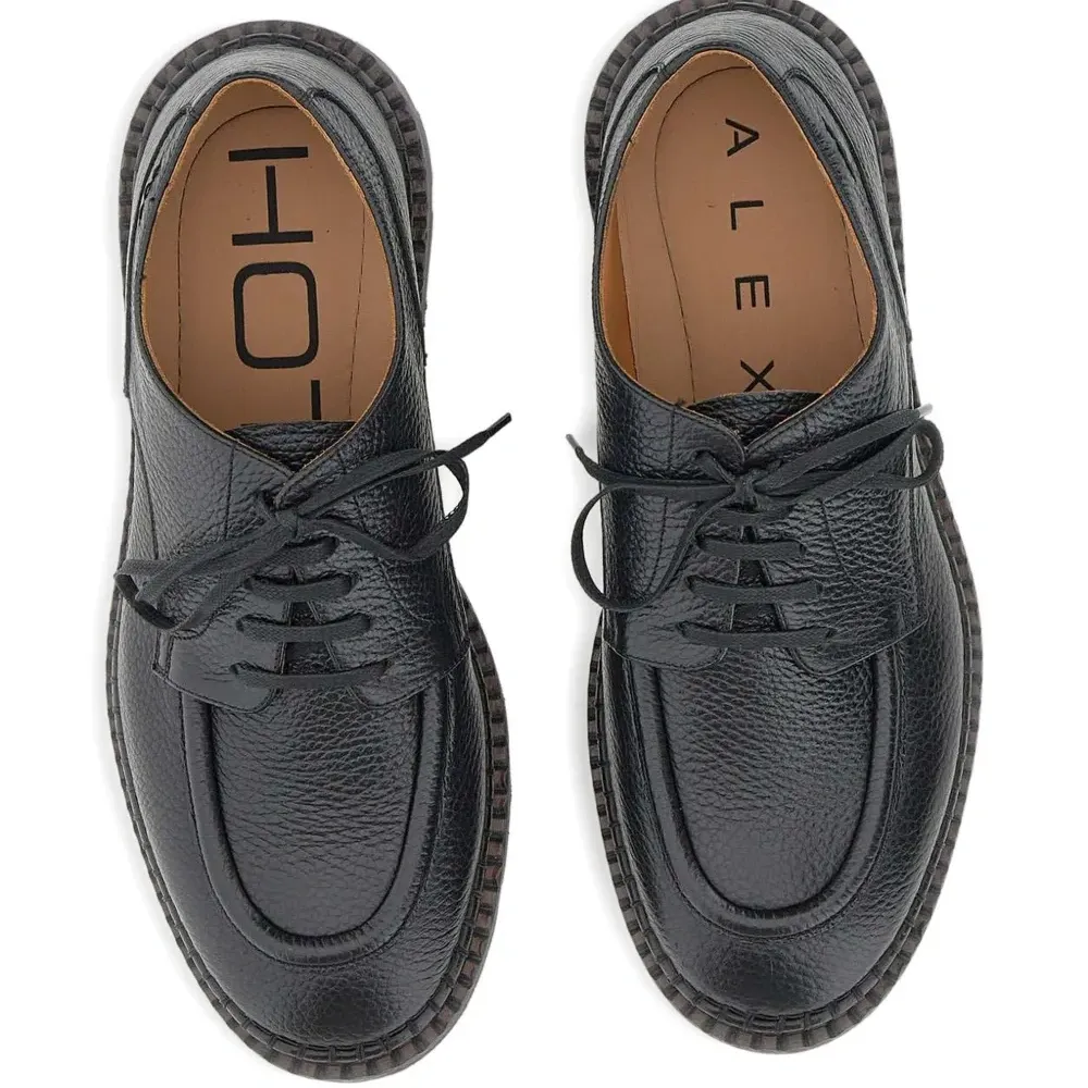 Кожаные туфли на шнуровке ручной работы