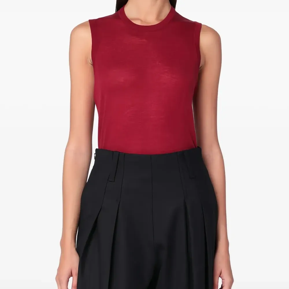 Топ без рукавов