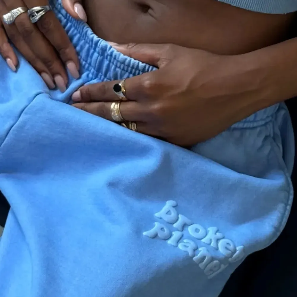 Спортивные брюки широкого кроя