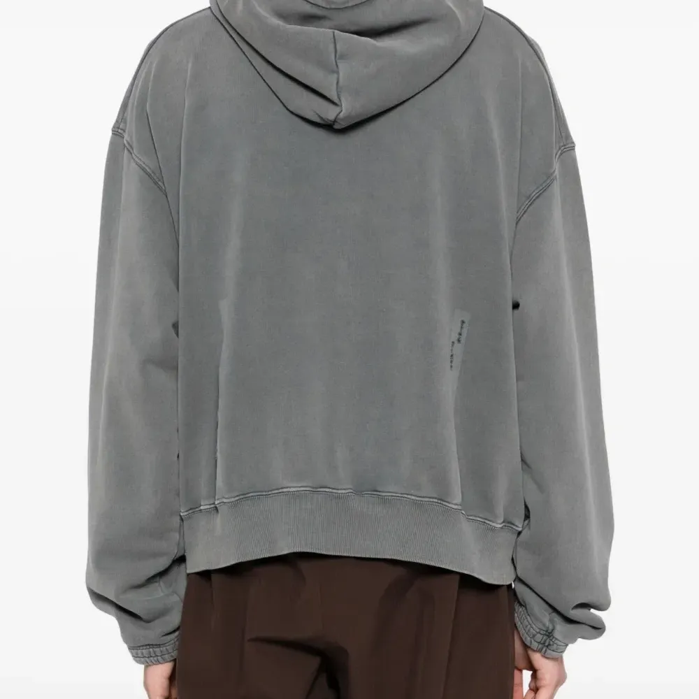 Худи с выцветшим эффектом