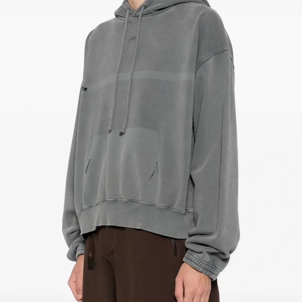 Худи с выцветшим эффектом