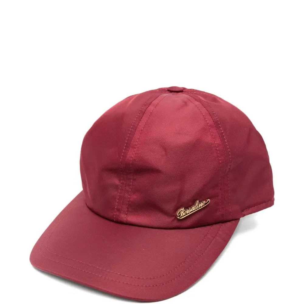 Бейсболка с нашивкой-логотипом