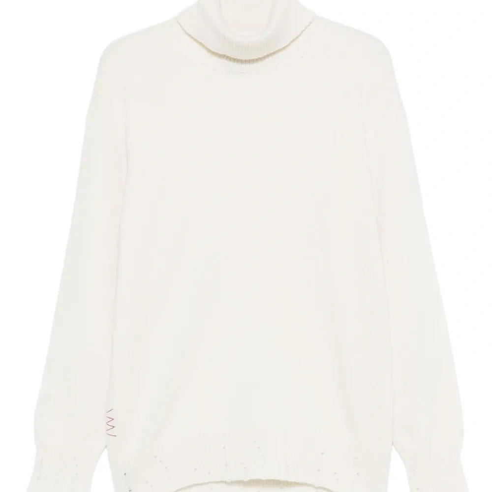 Свитер с высоким воротником