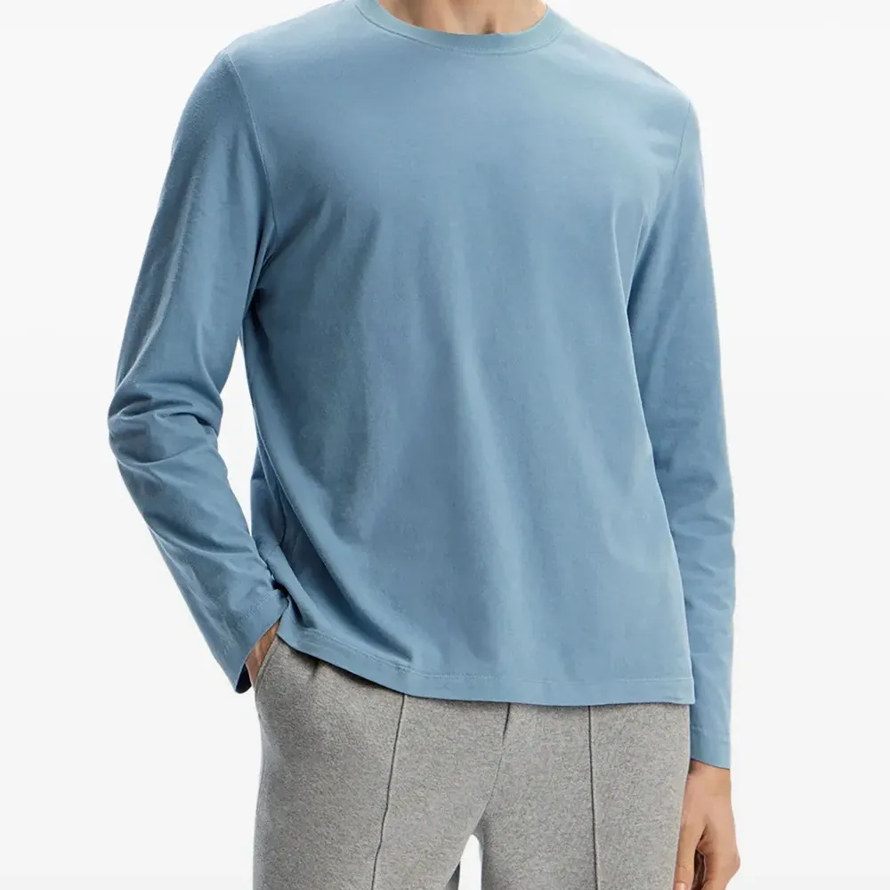 Футболка с длинными рукавами