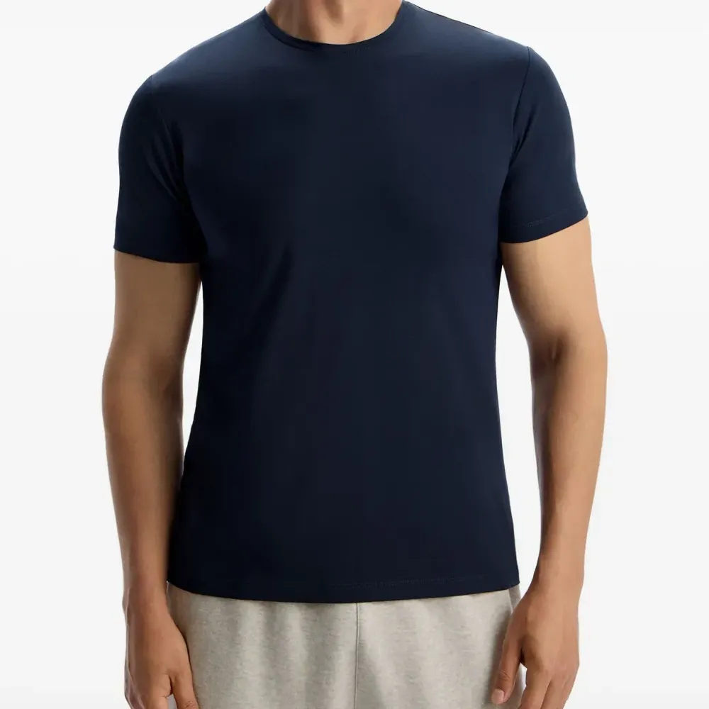 Футболка облегающего кроя