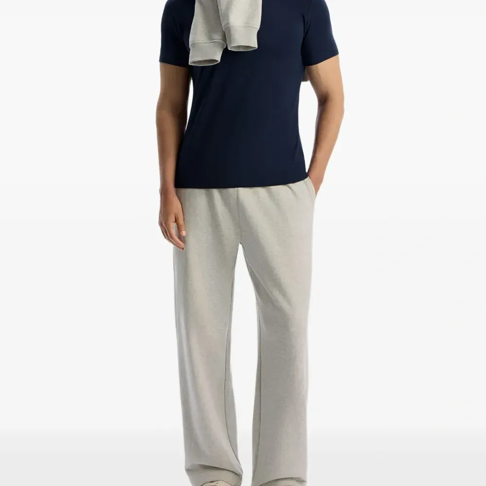 Футболка облегающего кроя