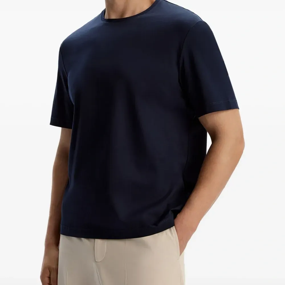 Футболка с логотипом