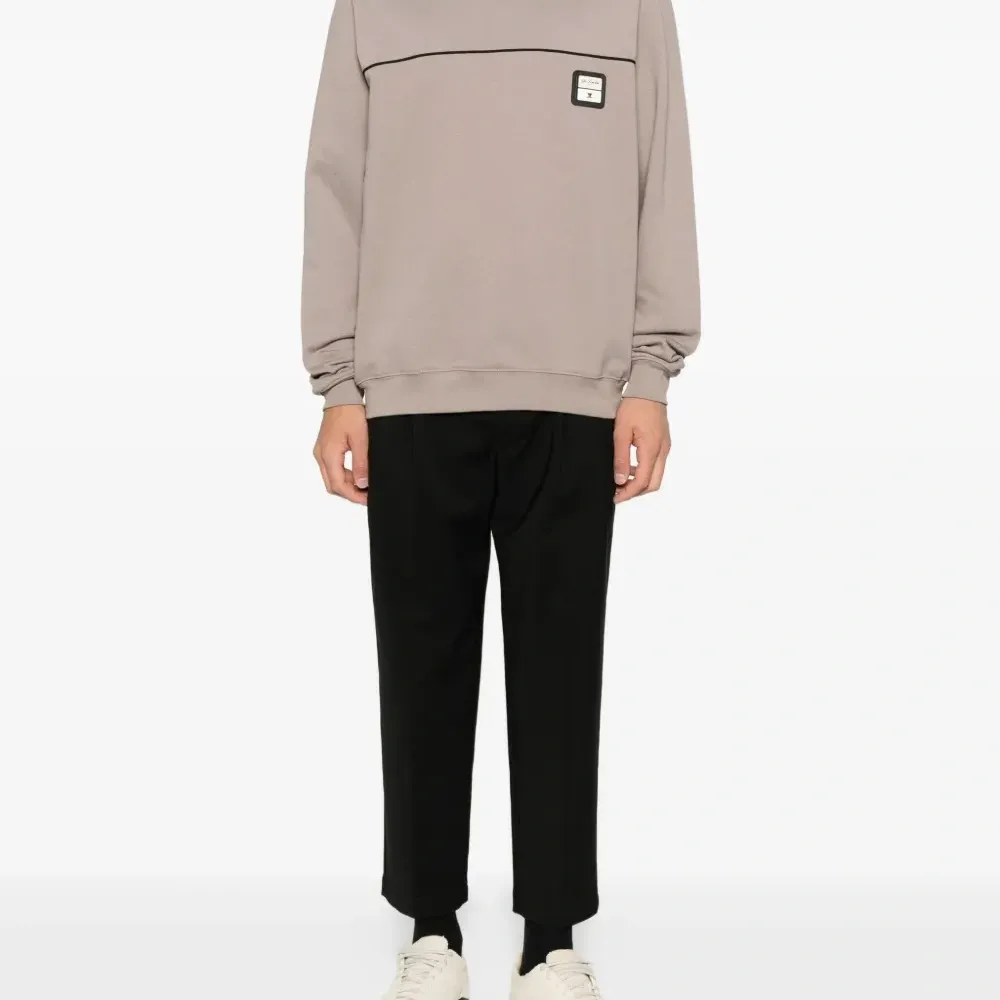 Худи с нашивкой-логотипом Худи с нашивкой-логотипом